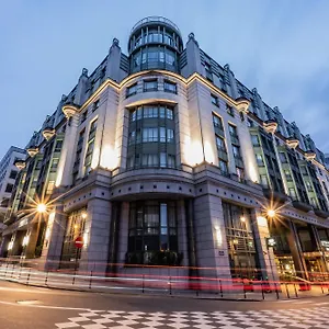 5* מלון Radisson Collection Grand Place